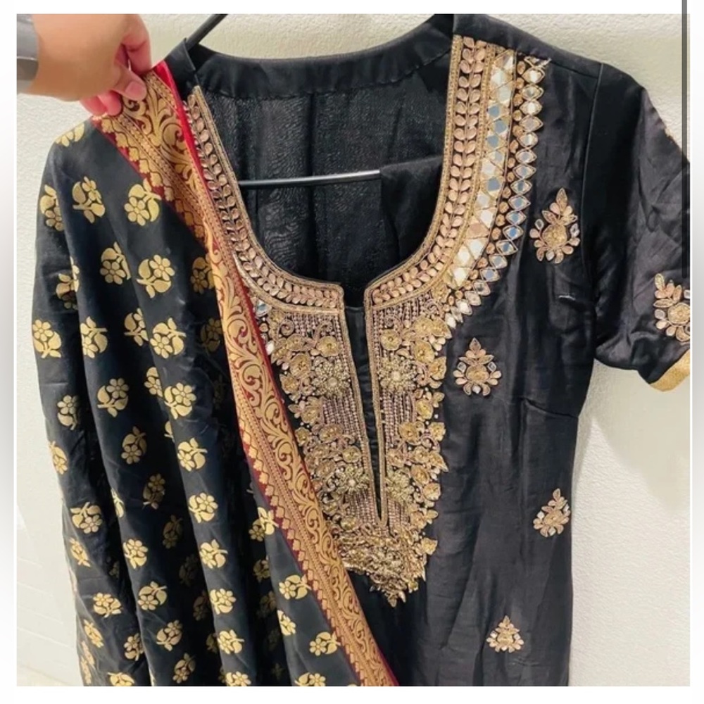 Indian suit